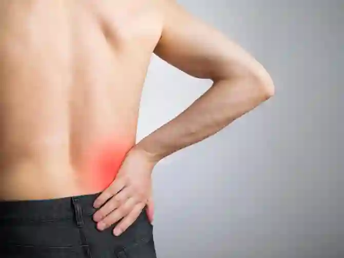 Боль в нижней части спины: 3 эффективных метода профилактики